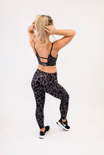 Load image into Gallery viewer, Animal Print Leggings