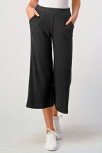 Load image into Gallery viewer, Capri Baggy pants
