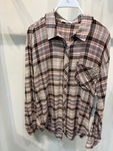 Load image into Gallery viewer, Flannel shirt
