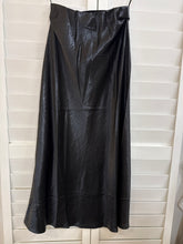 Load image into Gallery viewer, Terra silky skirt
