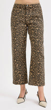 Load image into Gallery viewer, Relaxed leopard pants
