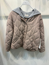 Load image into Gallery viewer, Quilted Coat
