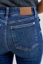 Load image into Gallery viewer, HW Petite flare
