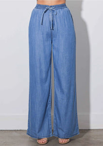 Denim lounge
