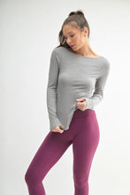 Load image into Gallery viewer, Barely boat neck
