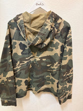Load image into Gallery viewer, Risen Camo jacket
