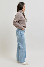 Load image into Gallery viewer, Straight Petite
