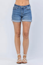 Load image into Gallery viewer, Mid Rise cuff shorts/Judy Blue
